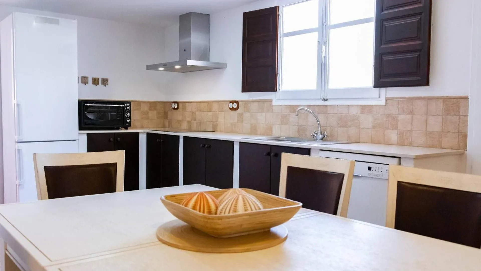Chalet Santolina - Casa Rural En L'Ampolla Con Piscina Privada, Jardin Y Barbacoa - Deltavacaciones Spain