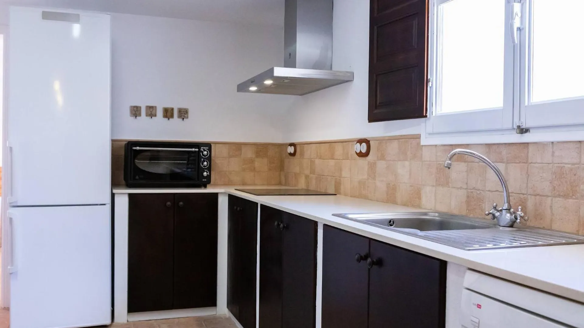 Chalet Santolina - Casa Rural En L'Ampolla Con Piscina Privada, Jardin Y Barbacoa - Deltavacaciones